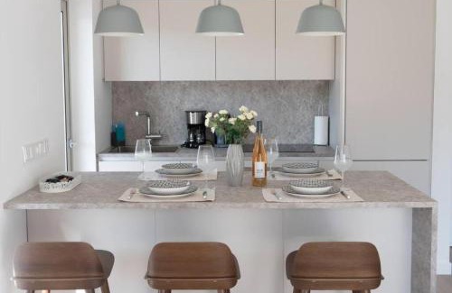 Kaisariani Apartment | Bright apartment in the New building (FORM F1)