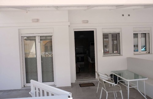 Kos House | Bright apartment just a minute from the beach