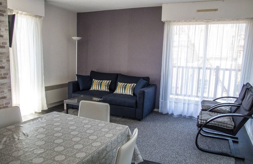 Cabourg Apartment | Bright apartment, partial sea view, 2 balconies, beach less than 50m away, center of Cabourg