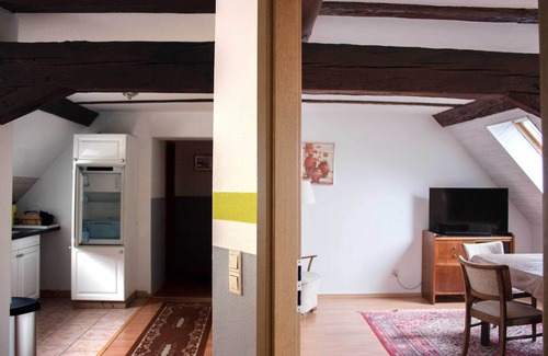 Bruckdorf Apartment | Bright apartment with balcony - pets allowed