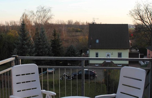 Bruckdorf Apartment | Bright apartment with balcony - pets allowed