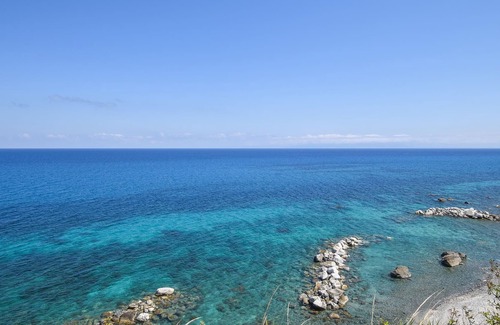 Isca Marina Apartment | Bright apartment with sea view, located on the east coast of Calabria.