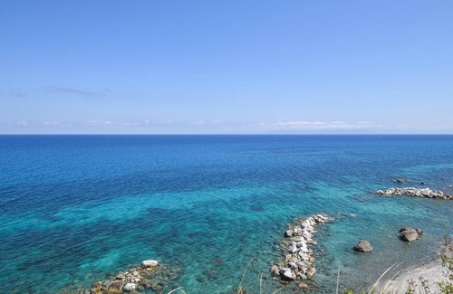 Isca Marina Apartment | Bright apartment with sea view, located on the east coast of Calabria.