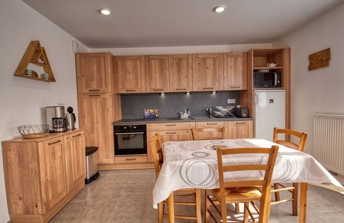 Morillon Apartment | Bright apartment with terrace & Wifi in Verchaix