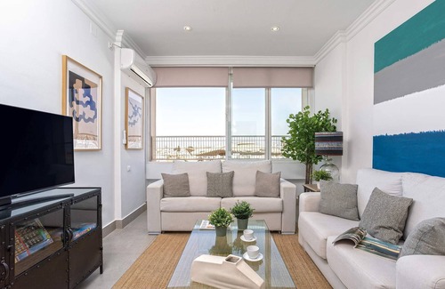 Encarnacion-Regina Apartment | Bright Apartment with Views of Metropol Parasol. Campana