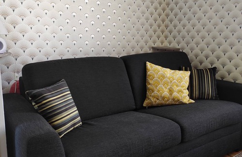XIV Juillet Apartment | Bright apartment with view of the Pyrenees