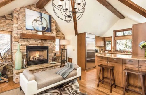 West End Condo | Bright Aspen 3 Bedroom Vaulted Ceilings with Views