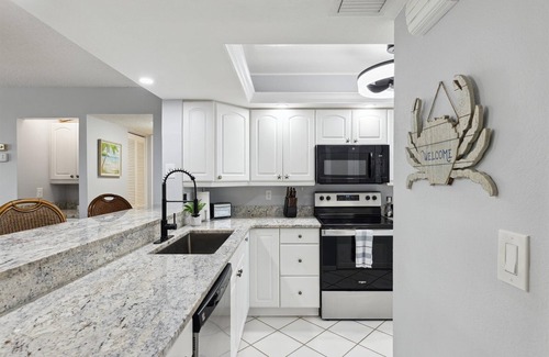 Cocoa Beach Condo | Bright & Breezy Cocoa Beach Getaway – Family-Friendly with Ocean Views & Private Balcony!