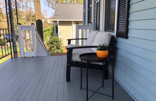 Winston - Salem House | Bright & Breezy near UNCSA & Downtown
