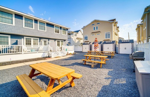 Leeds Point House | Bright Brigantine Townhome: Steps to Beach Access!