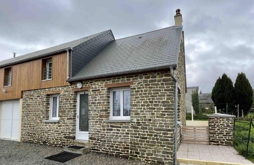 Saint-Pierre-du-Regard Cottage | Bright cottage with garden, pets allowed, WiFi