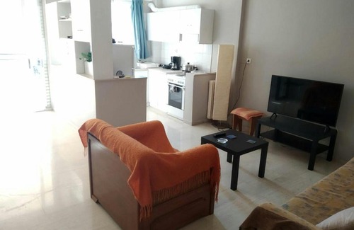 Vyronas Apartment | Bright, calming 60sqm apartment near city centre