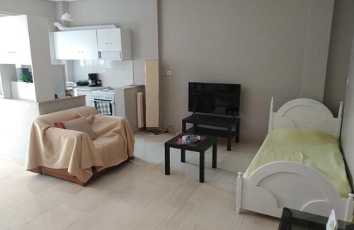 Vyronas Apartment | Bright, calming 60sqm apartment near city centre