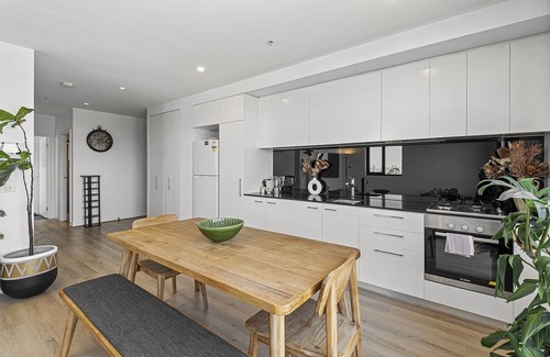 Preston Apartment | Bright City-View Retreat in the Heart of Preston