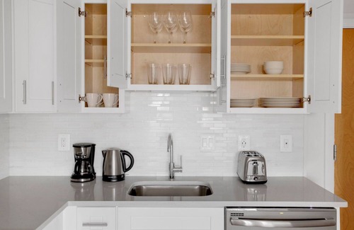 Court House Apartment | Bright Clarendon 1BR w/W/D & Gym, across street from WF, by Blueground