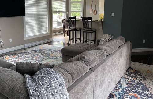 Grand Bay-Westfield House | Bright, clean, spacious unit in the upper level of executive home