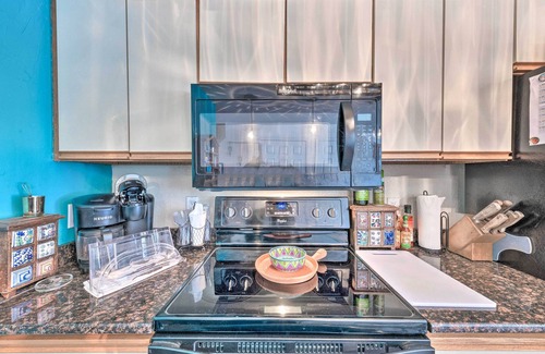 Cloudcroft Condo | Bright Cloudcroft Condo w/Game Room + Deck!