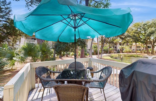 Hilton Head Condo | Bright condo with shared pools, walk to beach and short distance from Coligny