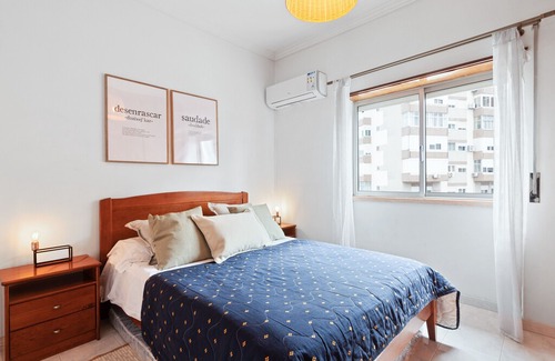 Cova da Piedade Apartment | Bright & Cosy apartment for 4 in Almada
