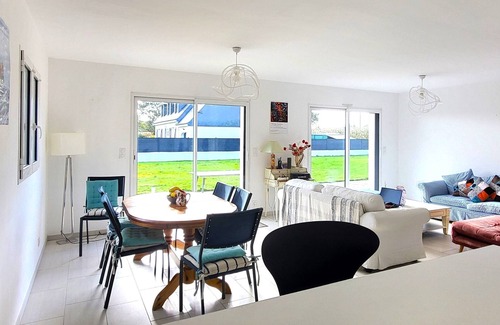 Plumergat House | Bright Country Home near Beaches & Sainte-Anne-d’Auray