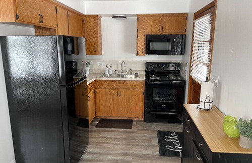 Appleton Apartment | Bright & Cozy APT-Self Check-In