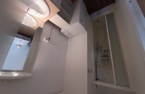La Roche-Posay Apartment | Bright downtown T2 with Wi-Fi, washing machine and dishwasher