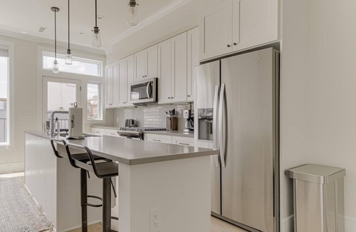 Dupont Circle Apartment | Bright Dupont Circle 2BR w/W/D, nr Restaurants & Bars, by Blueground