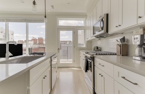Dupont Circle Apartment | Bright Dupont Circle 2BR w/W/D, nr Restaurants & Bars, by Blueground