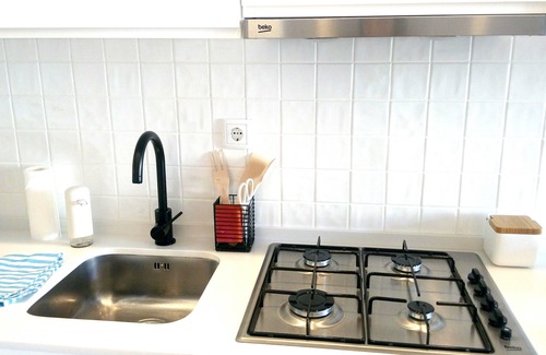 Alcantara Apartment | Bright Family Stay at Bethlehem with AC
