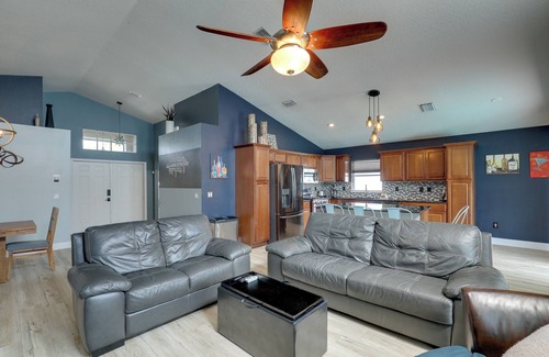 Lakeview Village Cottage | Bright Getaway w/Ski Lake, 11 Miles to Dtwn Tampa