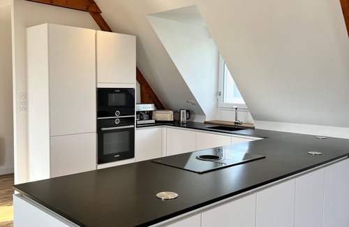 Saint-Guenole House | Bright gîte 70 m from the sea- SPA- Sea view- Electric car terminal