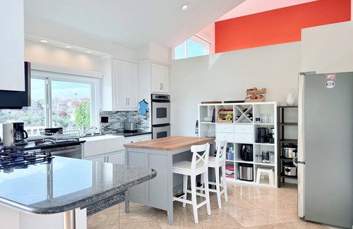 La Jolla Mesa House | Bright Grand Ocean Views Oasis