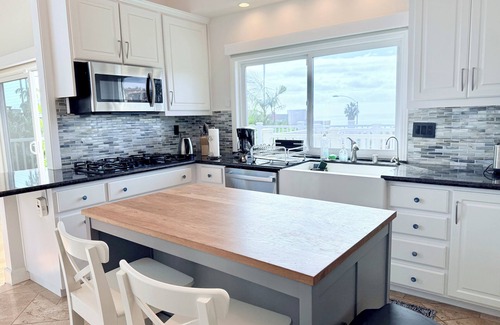 La Jolla Mesa House | Bright Grand Ocean Views Oasis