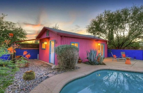 Tucson House | Bright guest-house with loft.