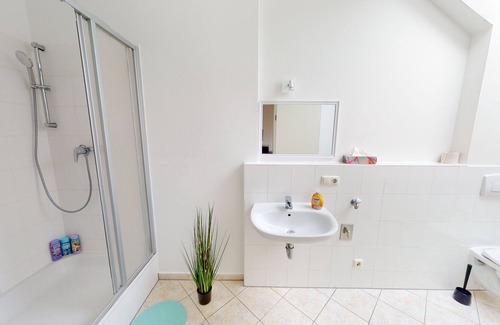 Suedvorstadt Apartment | Bright holiday flat in a prime location with Private Terrace, Shared Garden and Wi-Fi