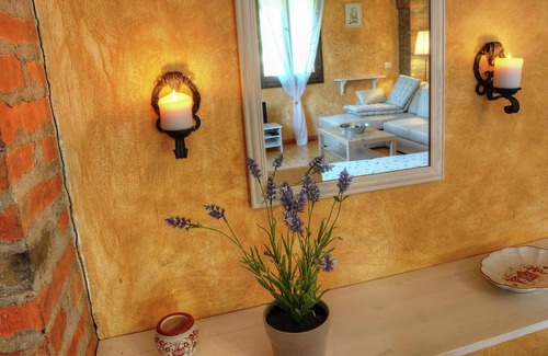 Modigliana House | Bright Holiday Home in Modigliana with Swimming Pool