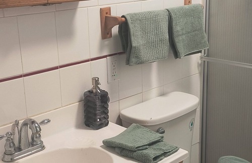 Villa Park House | Bright House Unit: Your Private Retreat!