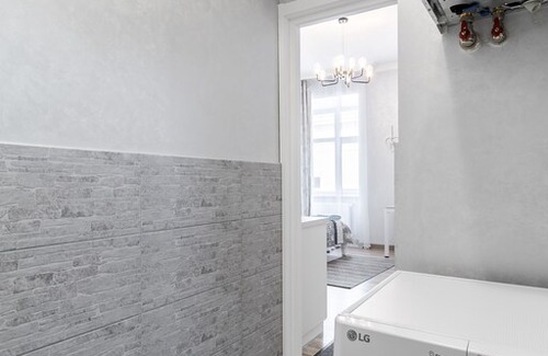 Lviv City Center Apartment | Bright in Halytskyi District