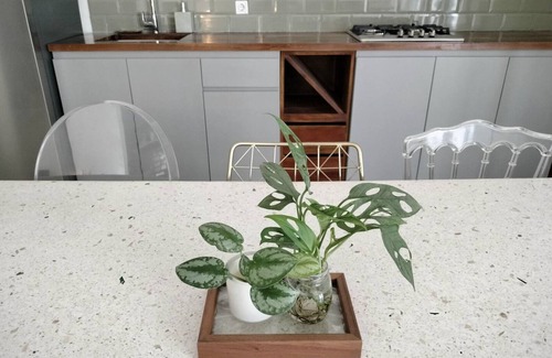 South Tangerang House | Bright leafy home with Biznet up to 250 Mbps 3+1BR