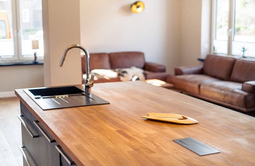 Schonberg Apartment | Bright loft apartment close to the beach in a quiet location