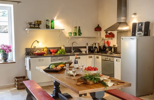 Montagny-les-Beaune House | Bright loft with private courtyard terrace in a charming area of ​1740