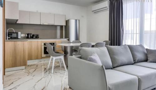 Bugibba Apartment | Bright & Modern 2-Bedroom Apartment - by HostMT