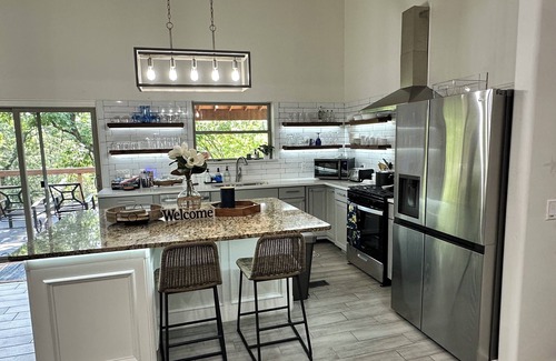 Park Hill House | Bright, modern, and comfortable home on Lake Tenkiller