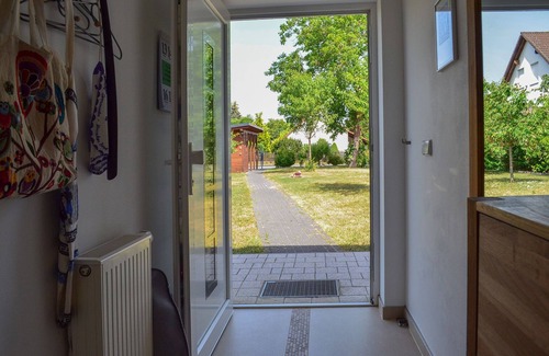 Bernau bei Berlin House | Bright, modern house with large garden and terrace