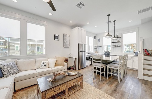Port Aransas Cabin | Bright, modern home with shaded porch, AC & on-site golf, pool, beach access
