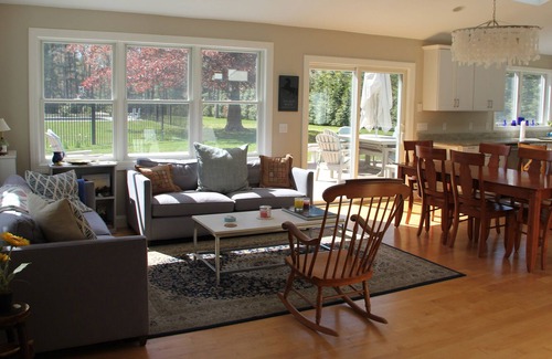 Marion House | Bright, modern, quiet Marion guest house walking distance to ocean!