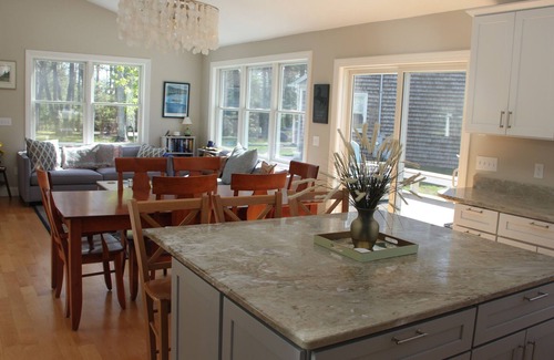 Marion House | Bright, modern, quiet Marion guest house walking distance to ocean!