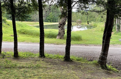 Pownal House | Bright Modern Secluded Vermont Home: Trout Pond + Trails, 5 Mins to Williamstown