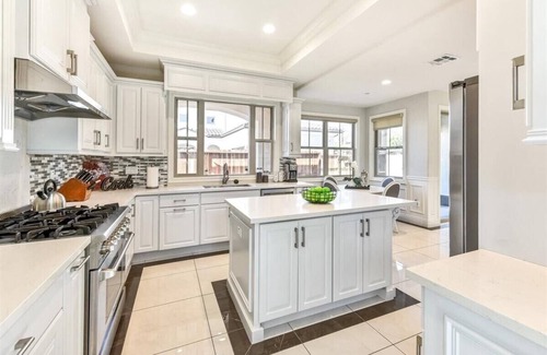 Rosemead House | "Bright New Modern H · Modern Home, Downtown LA with plenty of Amenities