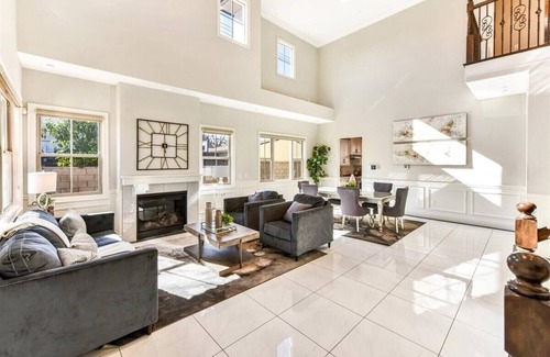 Rosemead House | "Bright New Modern H · Modern Home, Downtown LA with plenty of Amenities